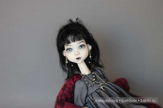 Мечтательница и Gothic Girl. Авторские фарфоровые куклы (фото 6)