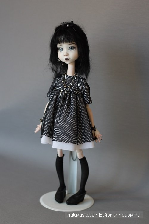 Мечтательница и Gothic Girl. Авторские фарфоровые куклы (фото 5)