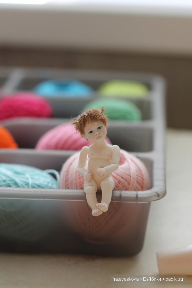 Маленькая фарфоровая семья масштаба 1:12