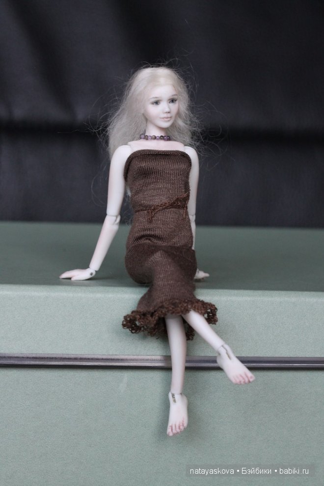 Маленькая фарфоровая семья масштаба 1:12 (фото 5)