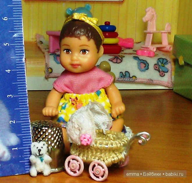 Как девчонки в дочки-матери играли