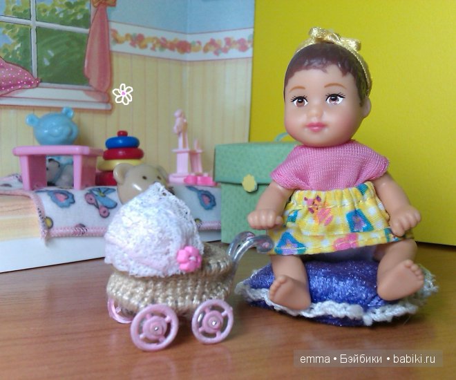 Как девчонки в дочки-матери играли