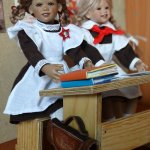 Лиля и Пиппа идут в школу