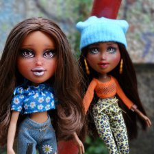 Мои девочки (перерисованные Братц 2015) вышли на улицу