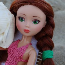 Варя на пляже