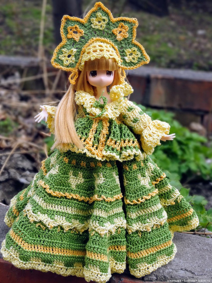 Неожиданный образ для маленькой японской куклы