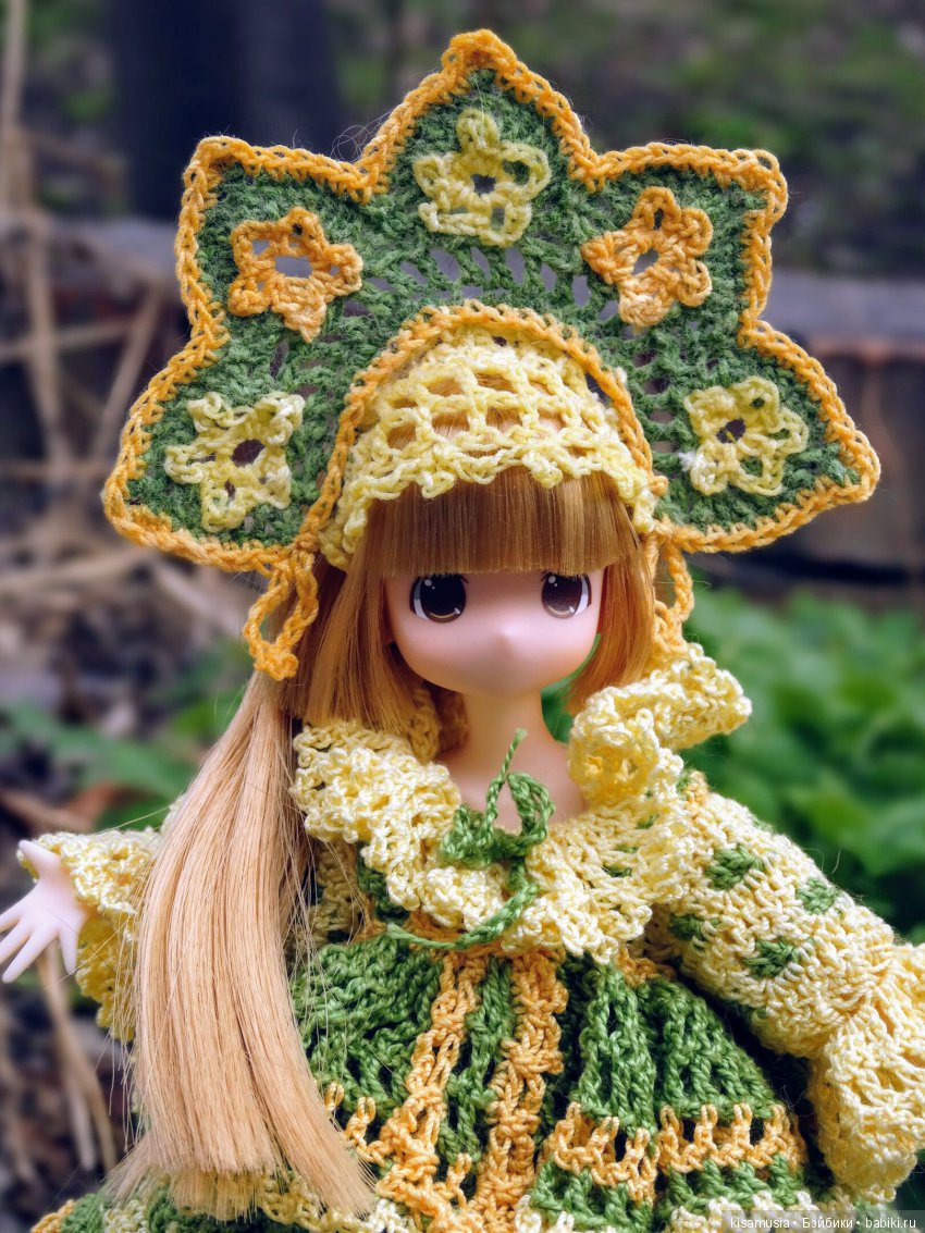 Неожиданный образ для маленькой японской куклы (фото 2)