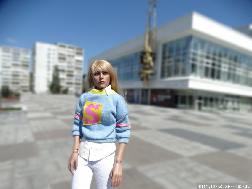 Пеппер гуляет по городу | Бэйбики Пеппер гуляет по городу — Коллекционные фигурки Hot Toys (Хот Тойс) 1:6: фото