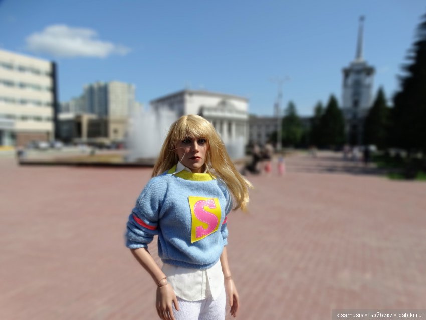 Пеппер гуляет по городу | Бэйбики Пеппер гуляет по городу — Коллекционные фигурки Hot Toys (Хот Тойс) 1:6: фото (фото 2)