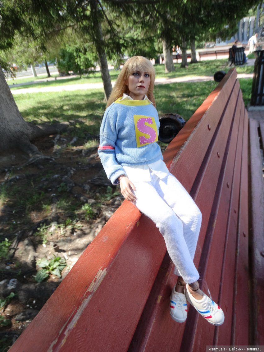 Пеппер гуляет по городу | Бэйбики Пеппер гуляет по городу — Коллекционные фигурки Hot Toys (Хот Тойс) 1:6: фото (фото 5)