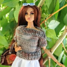 Рейна в тени листвы