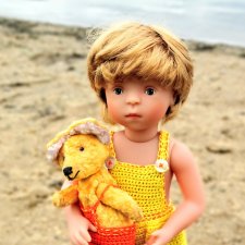 Алёша и лисёнок на пляже