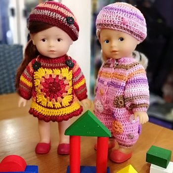Новые вязаные наряды для куколок