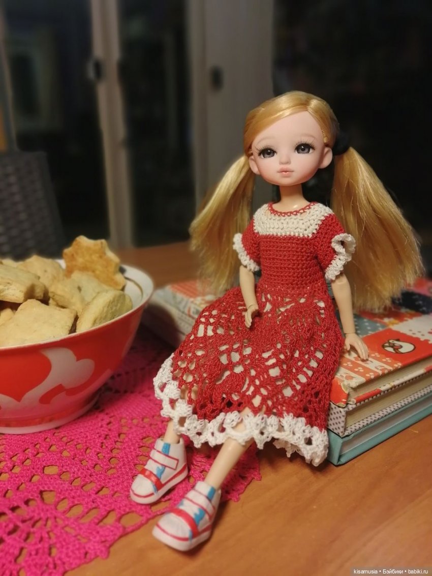 Любимые книги и любимые куклы (фото 2)