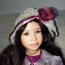Восточная красотка Sidney от автора Angela McNeely Восточная красотка Sidney от автора Angela McNeely