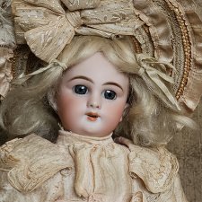 Антикварная француженка DEP редкого кабинетного размера