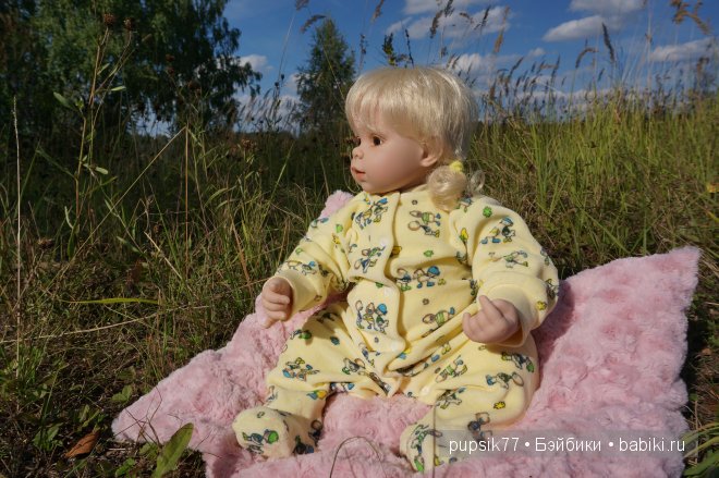 Три маленькие девочки-сестрички: милая кареглазка, девочка в красном и малышка вафелька, куколки фирмы Adora (фото 4)