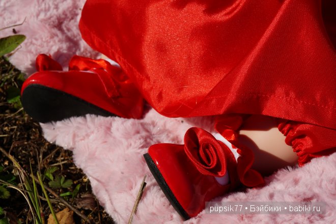 Три маленькие девочки-сестрички: милая кареглазка, девочка в красном и малышка вафелька, куколки фирмы Adora (фото 8)