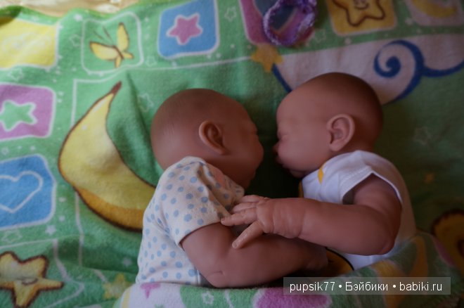 Двойняшки или близняшки? Валентин и Валентина