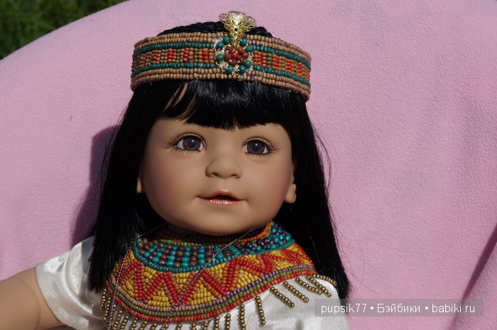 Томная красавица из Египта, Adora