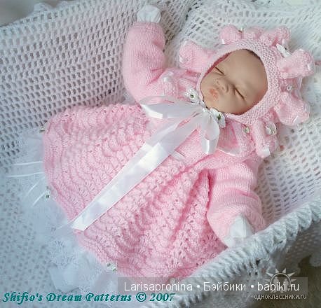 Красивая вязаная одежда для реборняток