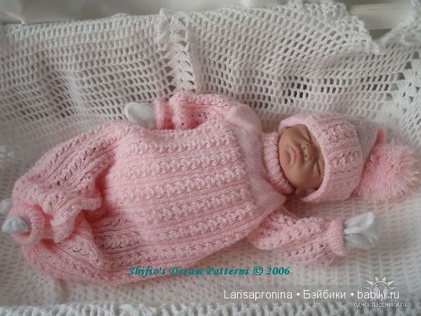 Красивая вязаная одежда для реборняток - 2 (фото 9)