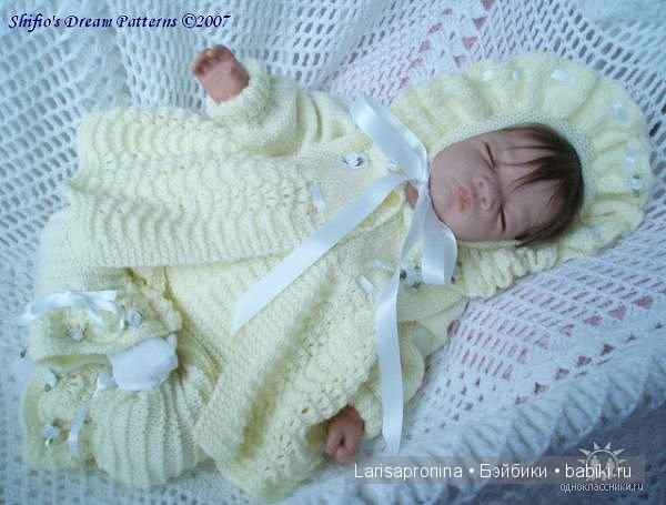 Красивая вязаная одежда для реборняток - 2 (фото 8)