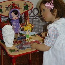 Мама спит, она устала