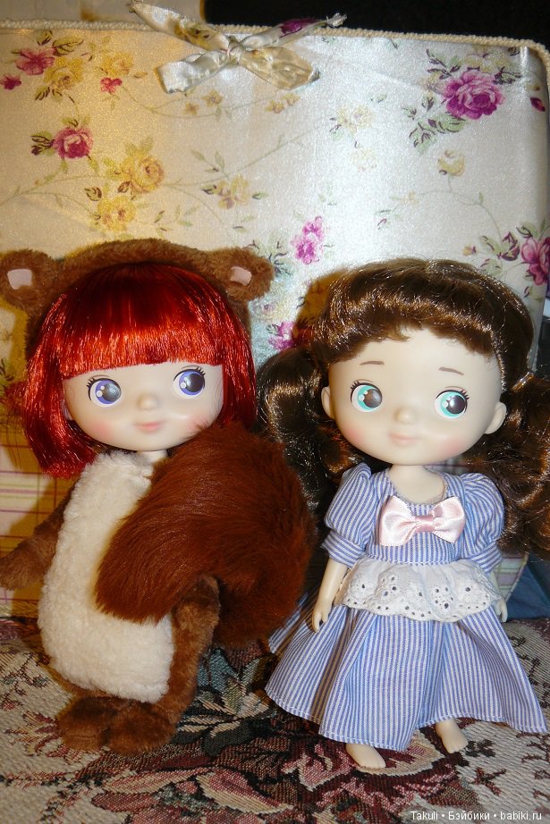 Feed the birds, tuppence a bag! (Вам пустяк - птицам обед)