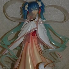 И трепетание шелков, и запах сакуры цветущей