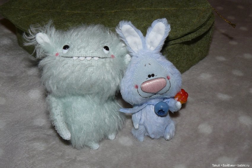 И под каждым им кустом был готов и стол, и дом