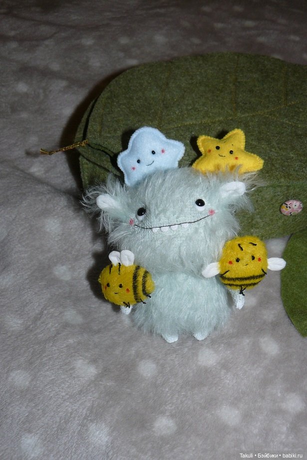 И под каждым им кустом был готов и стол, и дом