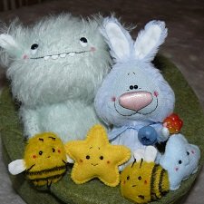 И под каждым им кустом был готов и стол, и дом