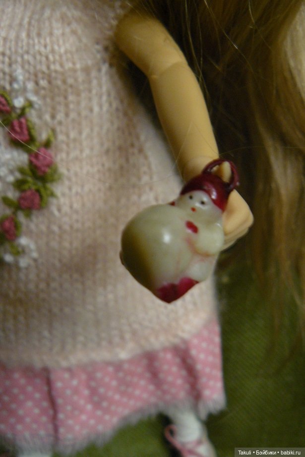 Наступила весна, пора разбирать елочку