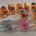 Фигурки капибар и муми-троллей