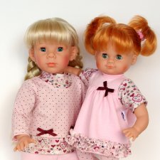 Куклы Schildkröt показывают фирменные наряды