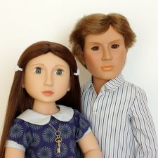 Матильда и Адам - средневековая пара в современной одежде