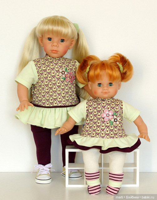 Куклы Schildkröt показывают фирменные наряды