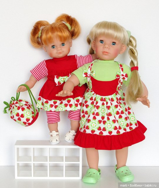 Куклы Schildkröt показывают фирменные наряды