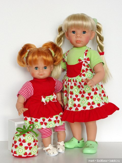 Куклы Schildkröt показывают фирменные наряды