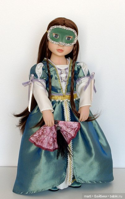 Matilda A Girl for All Time - плащ и бальное платье