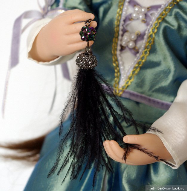 Matilda A Girl for All Time - плащ и бальное платье (фото 9)