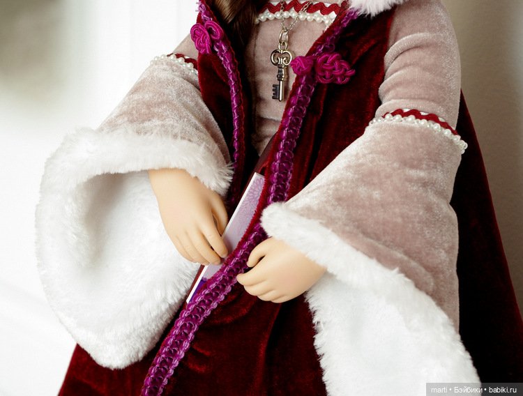 Matilda A Girl for All Time - плащ и бальное платье (фото 3)