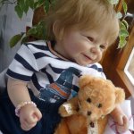 Что случилось, не пойму, но так скучно одному... В уголке сижу, молчу... Улыбаться не хочу