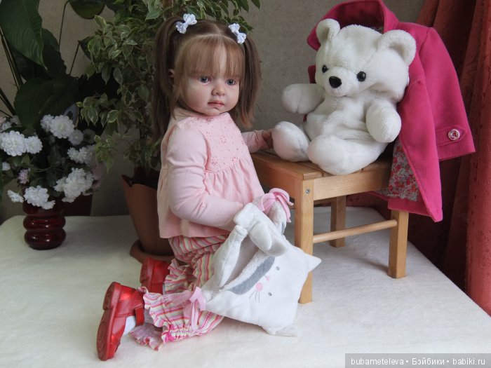 Смотрите, какое платьице,правда,оно вам нравится? Правда, я очень красиво одета в платье СИРЕНИ цвета