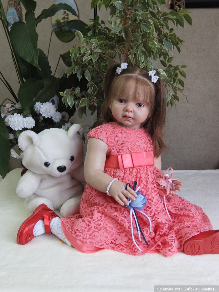 Смотрите, какое платьице,правда,оно вам нравится? Правда, я очень красиво одета в платье СИРЕНИ цвета