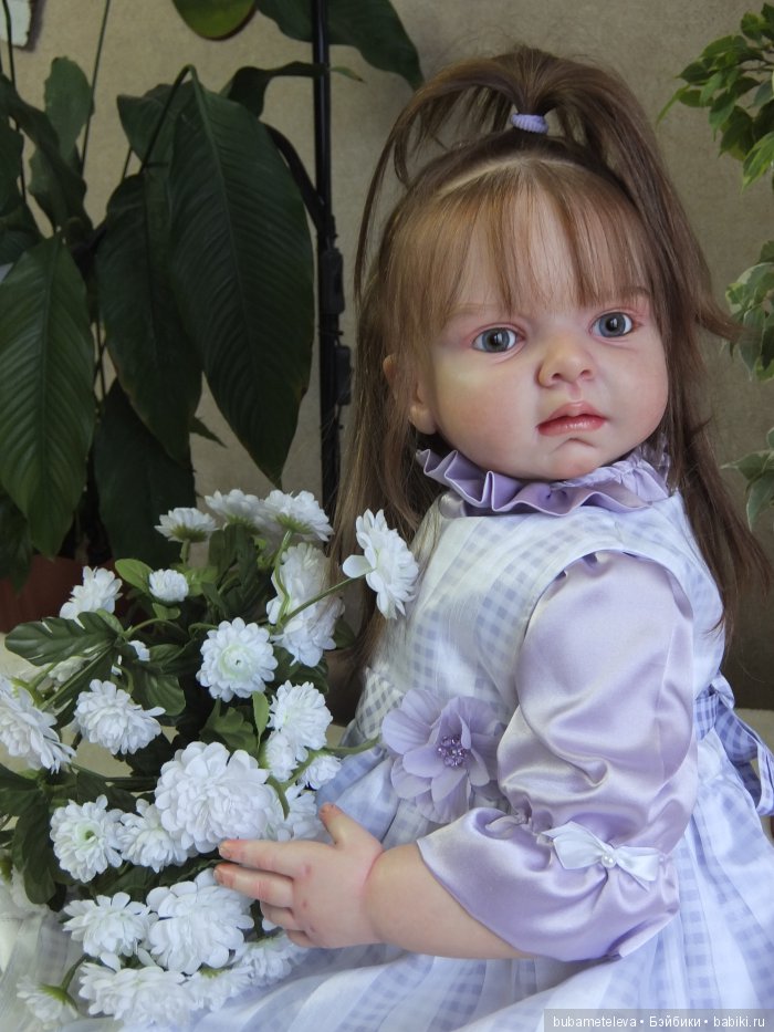 Смотрите, какое платьице,правда,оно вам нравится? Правда, я очень красиво одета в платье СИРЕНИ цвета