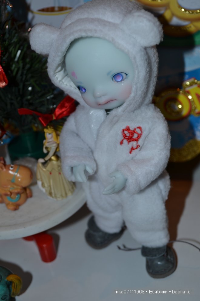 Как Поль готовится к Новому году (Enyo blue by Irrealdoll)