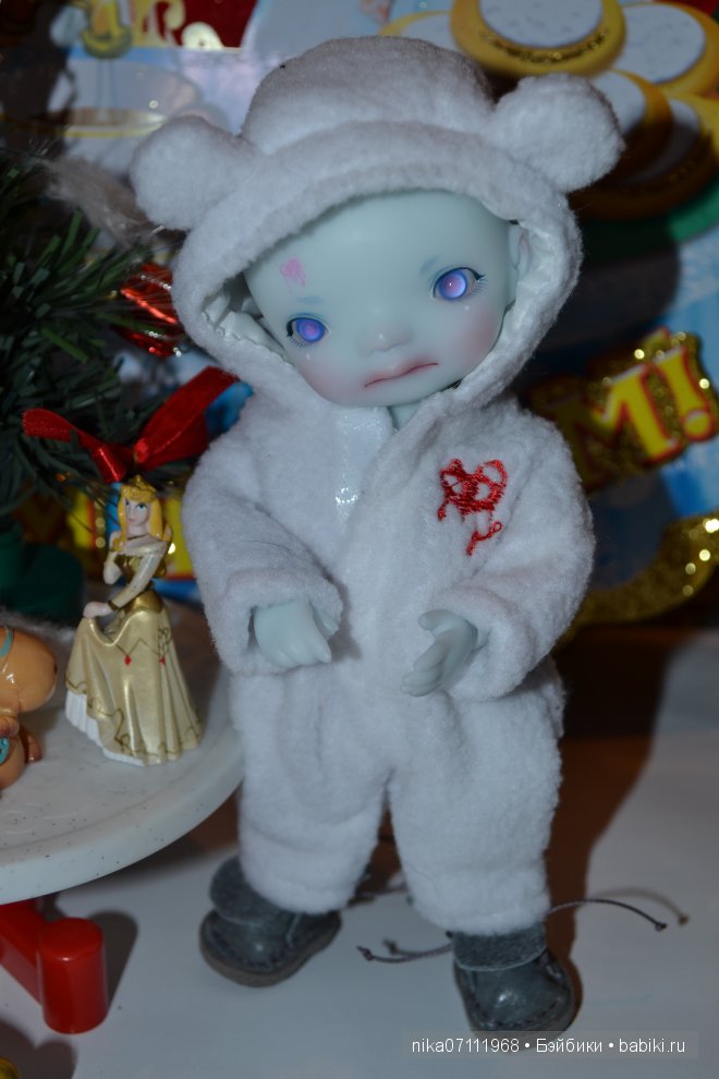 Как Поль готовится к Новому году (Enyo blue by Irrealdoll)