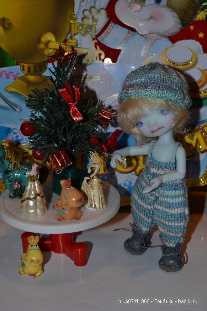 Как Поль готовится к Новому году (Enyo blue by Irrealdoll)